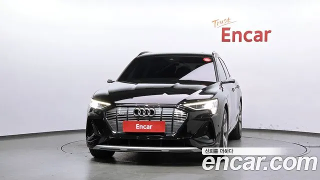 Audi e-tron 2021 thumb 3