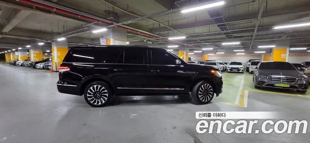 Lincoln Navigator 2022 thumb 6
