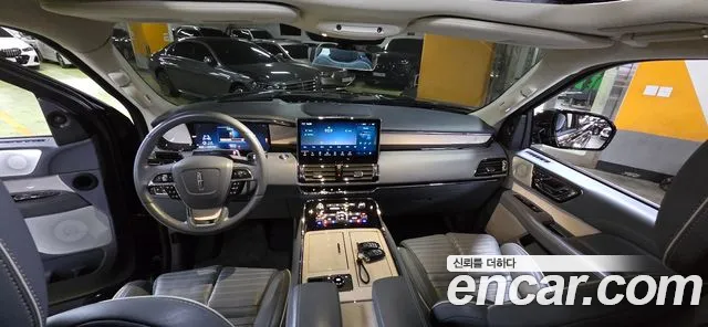 Lincoln Navigator 2022 thumb 9