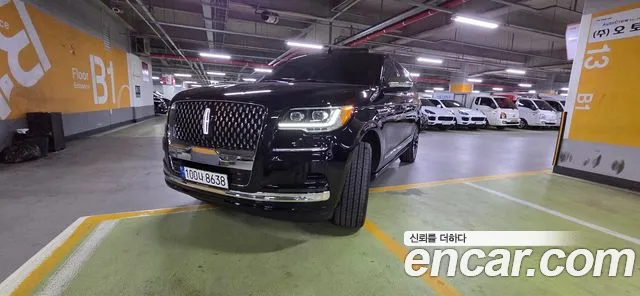 Lincoln Navigator 2022 thumb 12