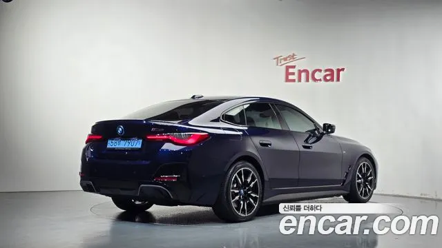 BMW i4 2022 thumb 2
