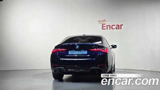 BMW i4 2022 thumb 4