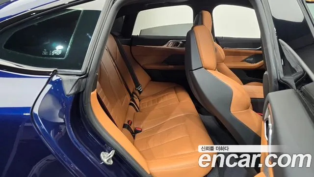BMW i4 2022 thumb 11
