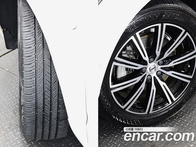 Volvo XC60 2021 thumb 5