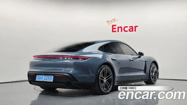 Porsche Taycan 2025 thumb 2