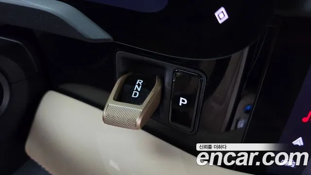 Porsche Taycan 2025 thumb 9