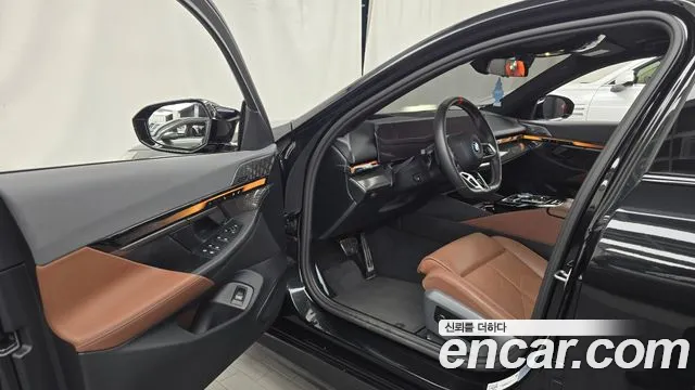 BMW i5 2024 thumb 10