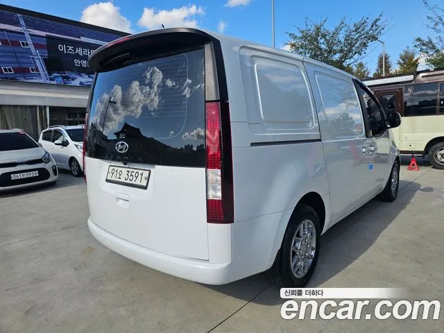Hyundai Staria 2021 thumb 4