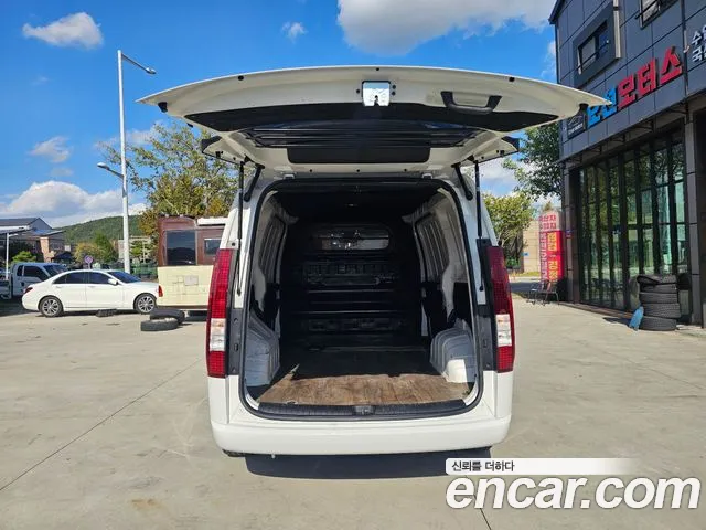 Hyundai Staria 2021 thumb 6