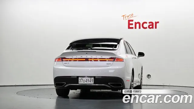 Lincoln MKZ 2020 thumb 3