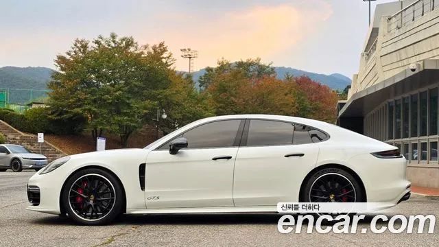 Porsche Panamera 2020 thumb 4