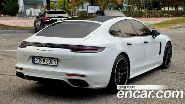 Porsche Panamera 2020 thumb 8