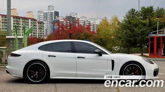 Porsche Panamera 2020 thumb 9