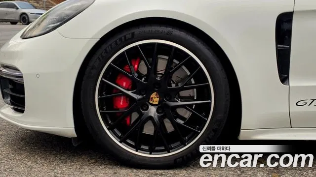Porsche Panamera 2020 thumb 10