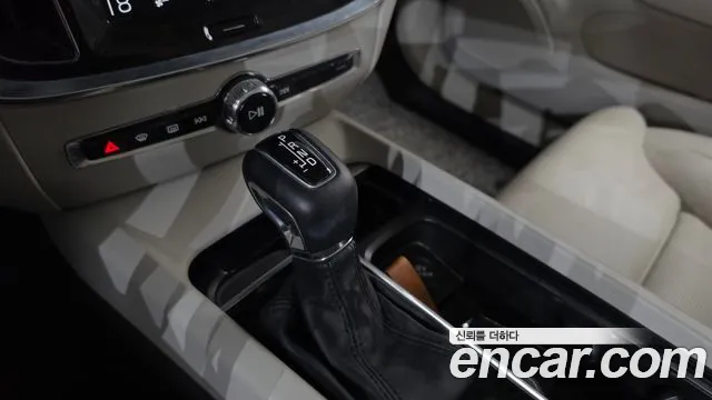 Volvo V60 2020 thumb 9