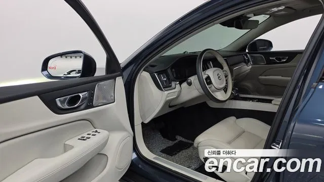 Volvo V60 2020 thumb 10