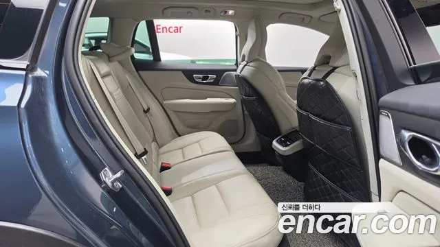 Volvo V60 2020 thumb 11