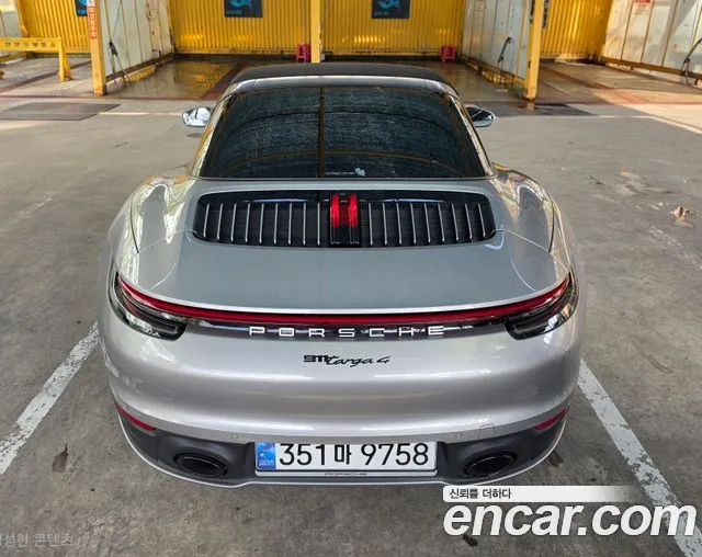 Porsche 911 2024 thumb 4