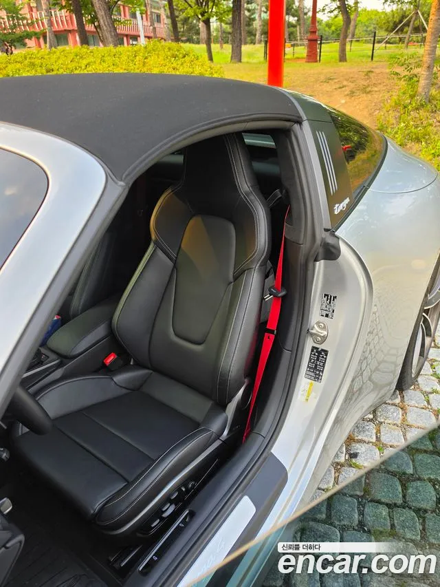Porsche 911 2024 thumb 8