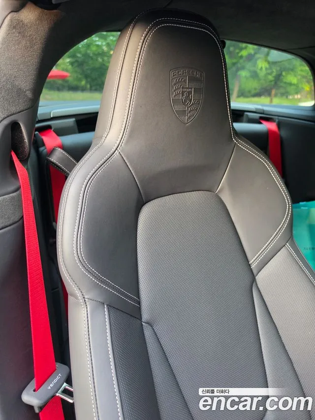 Porsche 911 2024 thumb 10