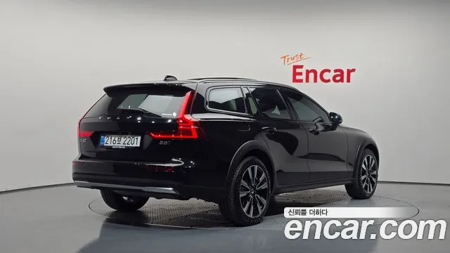 Volvo V60 2025 thumb 2