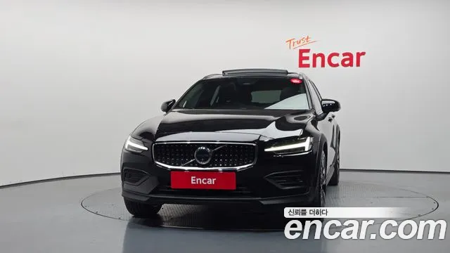Volvo V60 2025 thumb 3