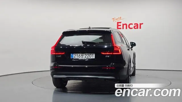 Volvo V60 2025 thumb 4