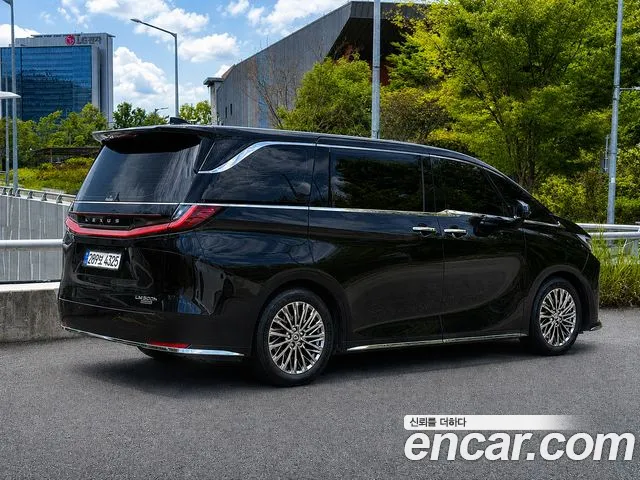 Lexus LM 2024 thumb 2