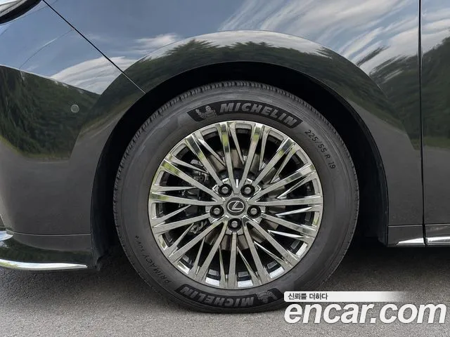 Lexus LM 2024 thumb 6