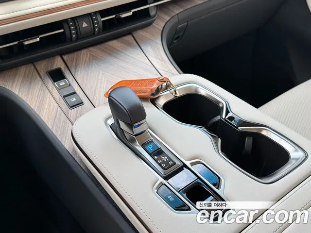 Lexus LM 2024 thumb 9