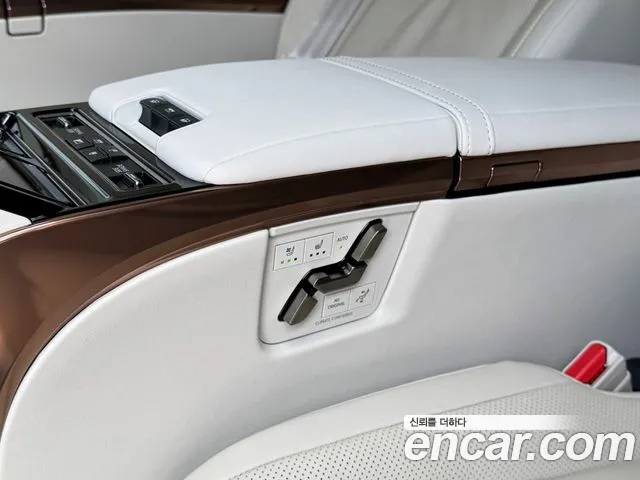 Lexus LM 2024 thumb 10