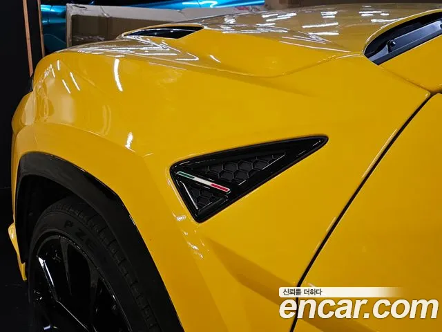 Lamborghini Urus 2024 thumb 6