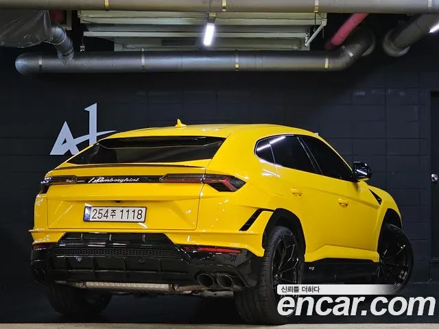 Lamborghini Urus 2024 thumb 7