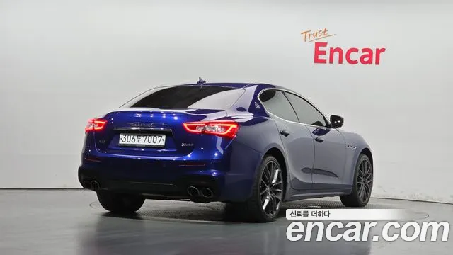 Maserati Ghibli 2019 thumb 2