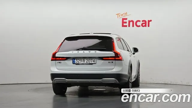 Volvo V90 2020 thumb 4