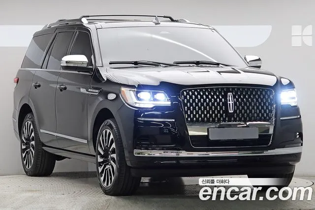 Lincoln Navigator 2023 thumb 3