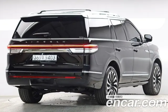 Lincoln Navigator 2023 thumb 4