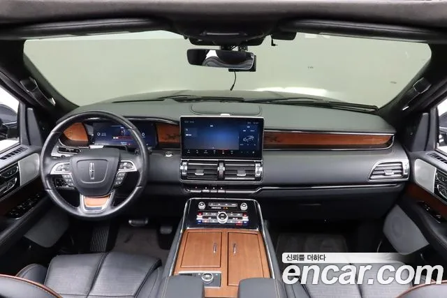 Lincoln Navigator 2023 thumb 7