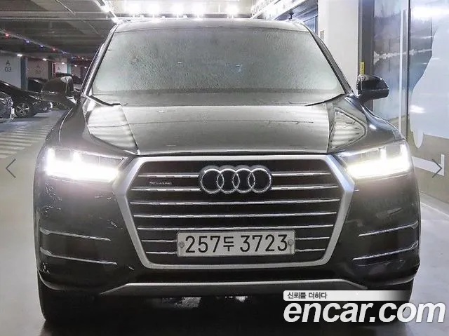 Audi Q7 2019 thumb 2