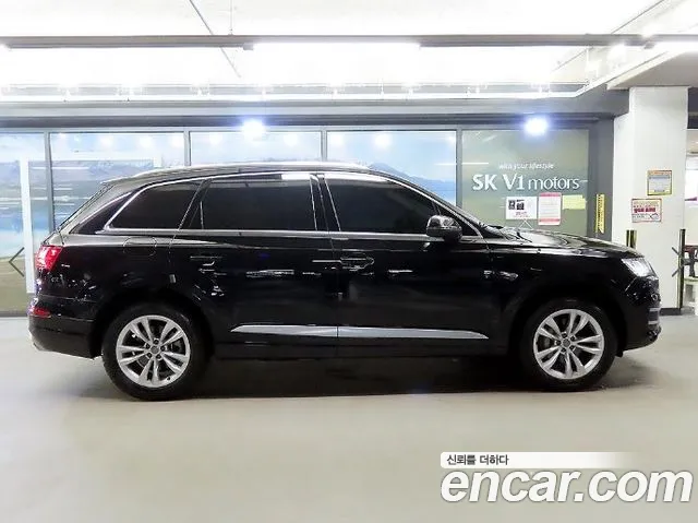 Audi Q7 2019 thumb 3