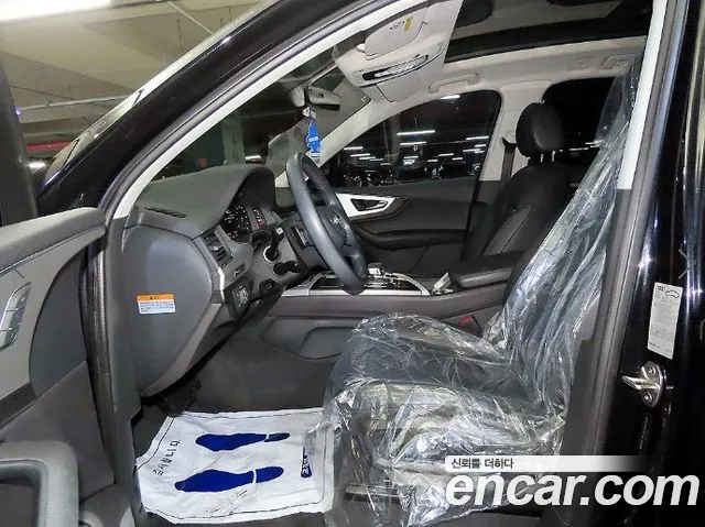 Audi Q7 2019 thumb 6