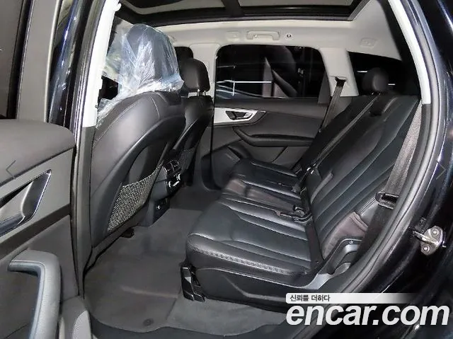 Audi Q7 2019 thumb 7