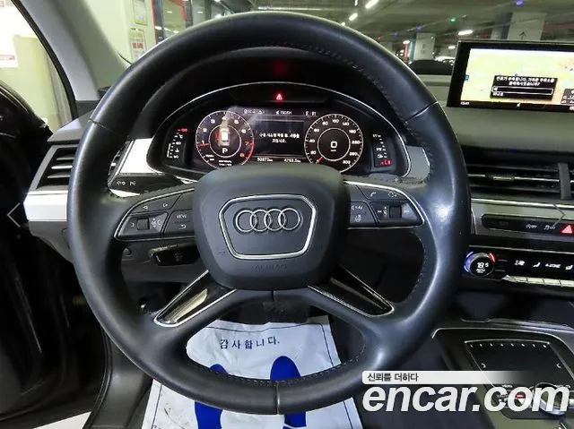 Audi Q7 2019 thumb 8