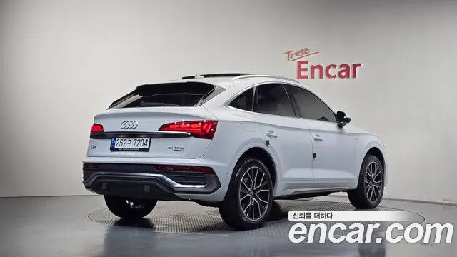 Audi Q5 2023 thumb 2