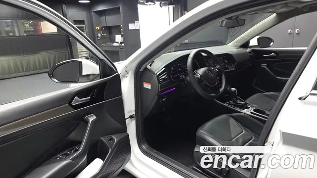 Volkswagen Jetta 2021 thumb 10