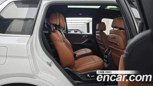 BMW X7 2024 thumb 11