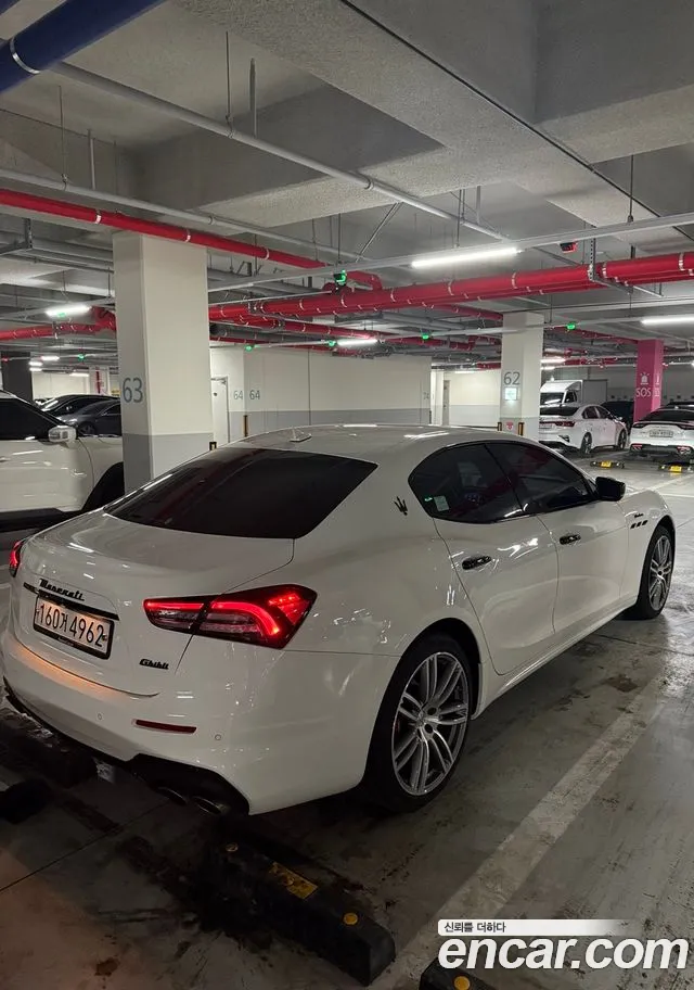 Maserati Ghibli 2019 thumb 2