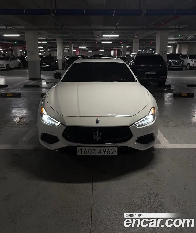 Maserati Ghibli 2019 thumb 3