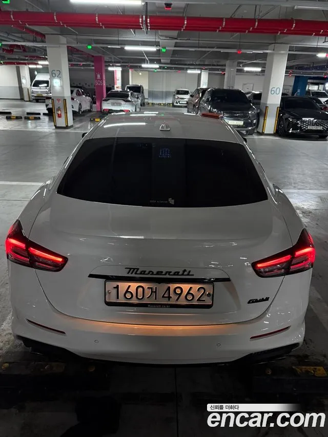 Maserati Ghibli 2019 thumb 4