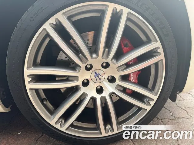 Maserati Ghibli 2019 thumb 6